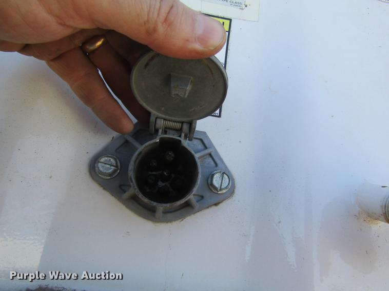 image for item DD8710 2005 Jet double hopper bottom grain trailer