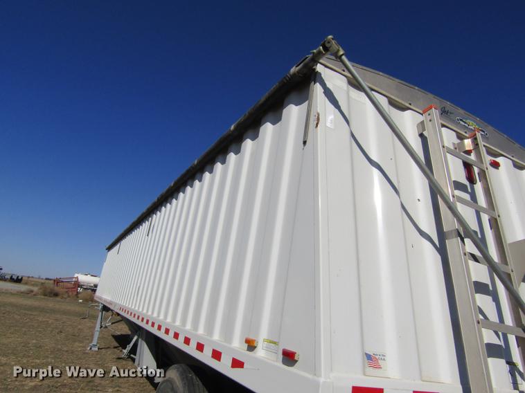 image for item DD8710 2005 Jet double hopper bottom grain trailer
