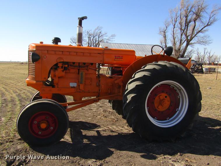 image for item DD8711 1949 Minneapolis Moline UTS tractor