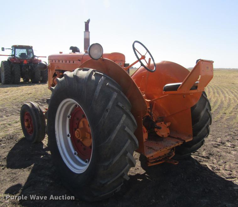 image for item DD8711 1949 Minneapolis Moline UTS tractor