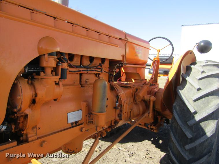 image for item DD8711 1949 Minneapolis Moline UTS tractor