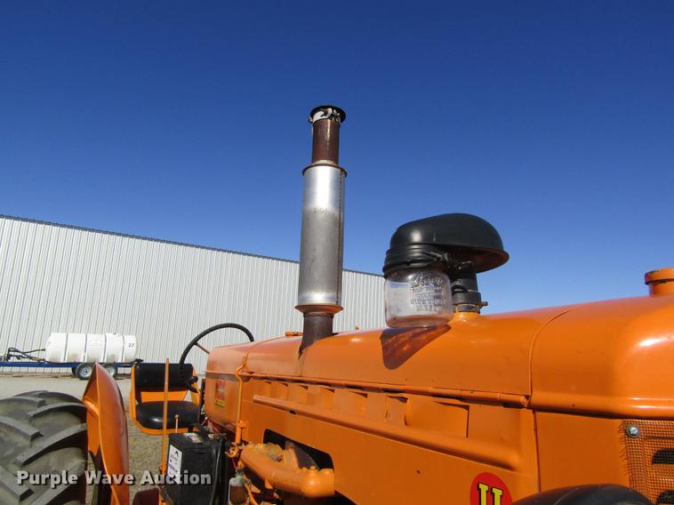 image for item DD8711 1949 Minneapolis Moline UTS tractor