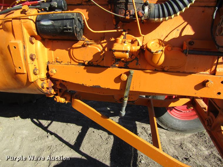image for item DD8711 1949 Minneapolis Moline UTS tractor