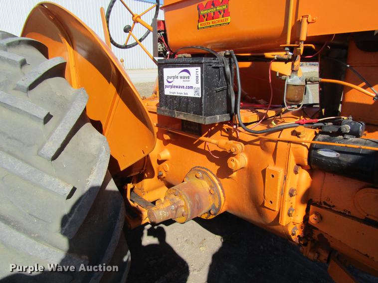 image for item DD8711 1949 Minneapolis Moline UTS tractor