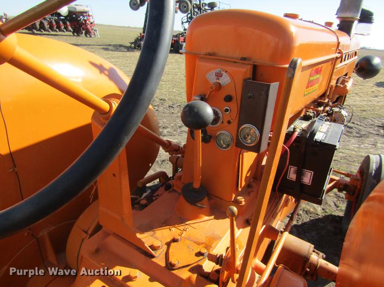 image for item DD8711 1949 Minneapolis Moline UTS tractor