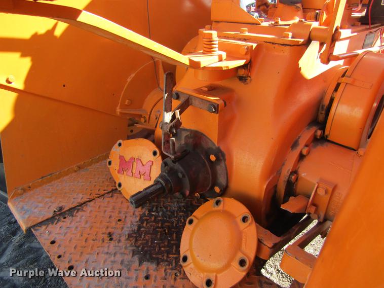 image for item DD8711 1949 Minneapolis Moline UTS tractor