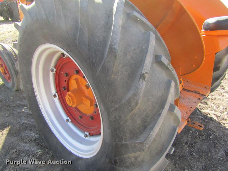 image for item DD8711 1949 Minneapolis Moline UTS tractor