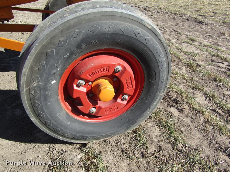 image for item DD8711 1949 Minneapolis Moline UTS tractor