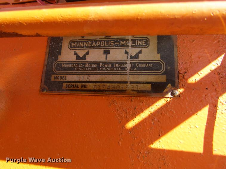 image for item DD8711 1949 Minneapolis Moline UTS tractor