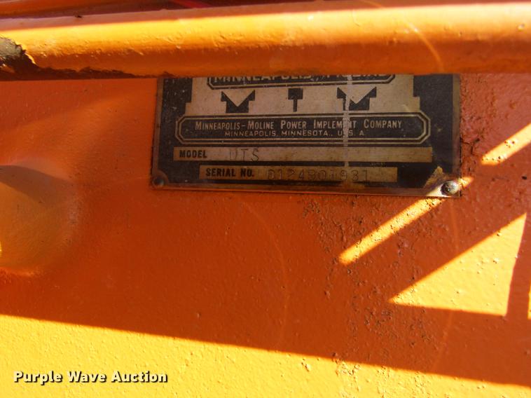 image for item DD8711 1949 Minneapolis Moline UTS tractor