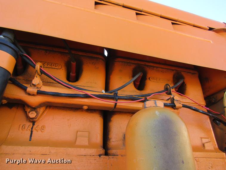 image for item DD8711 1949 Minneapolis Moline UTS tractor