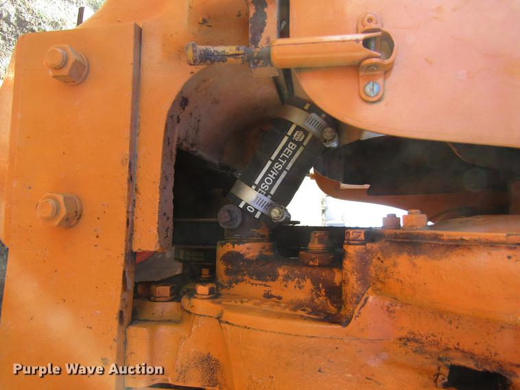 image for item DD8711 1949 Minneapolis Moline UTS tractor