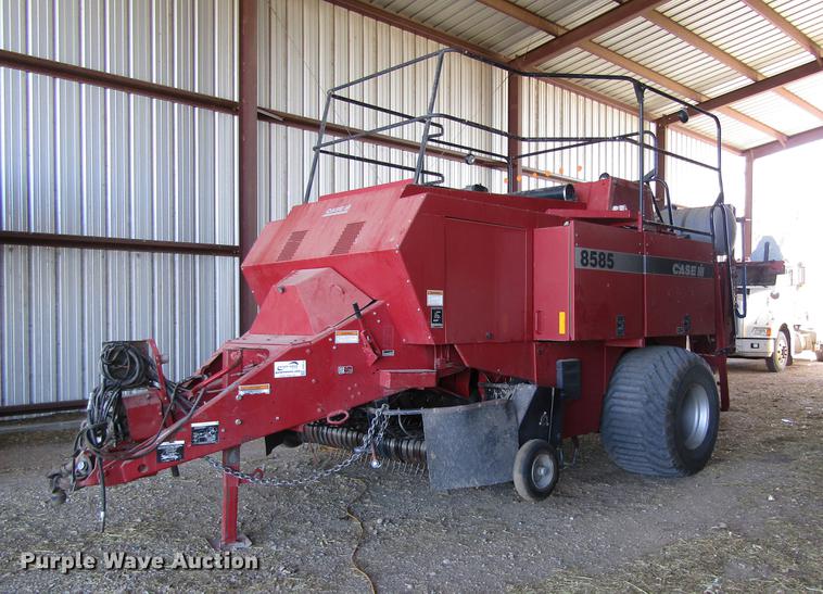 image for item DD8714 2000 Case IH 8585 large square baler