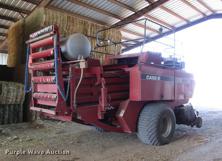 image for item DD8714 2000 Case IH 8585 large square baler
