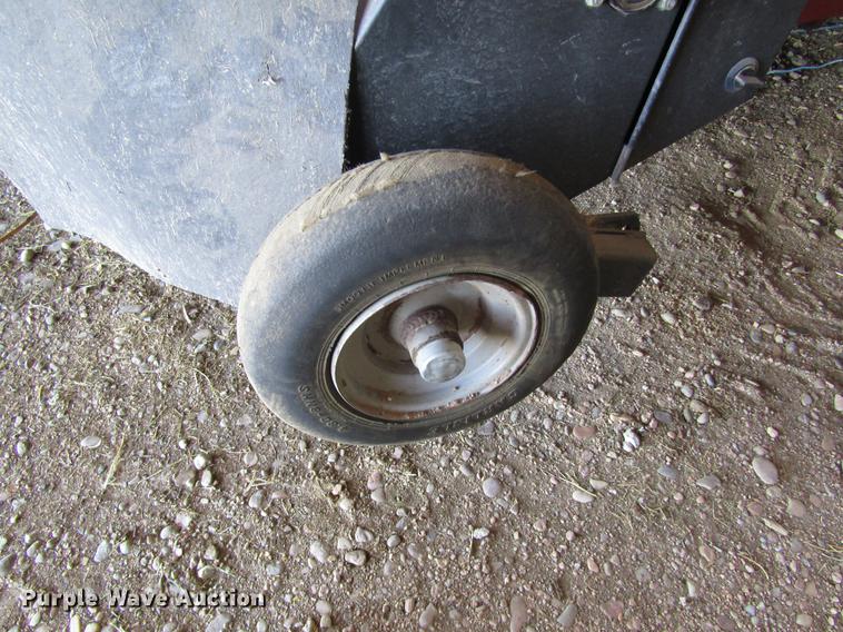 image for item DD8714 2000 Case IH 8585 large square baler