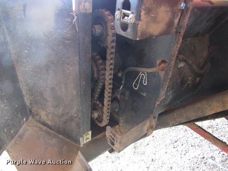 image for item DD8714 2000 Case IH 8585 large square baler