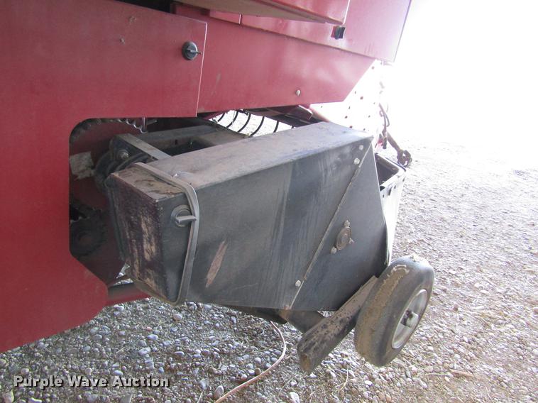 image for item DD8714 2000 Case IH 8585 large square baler