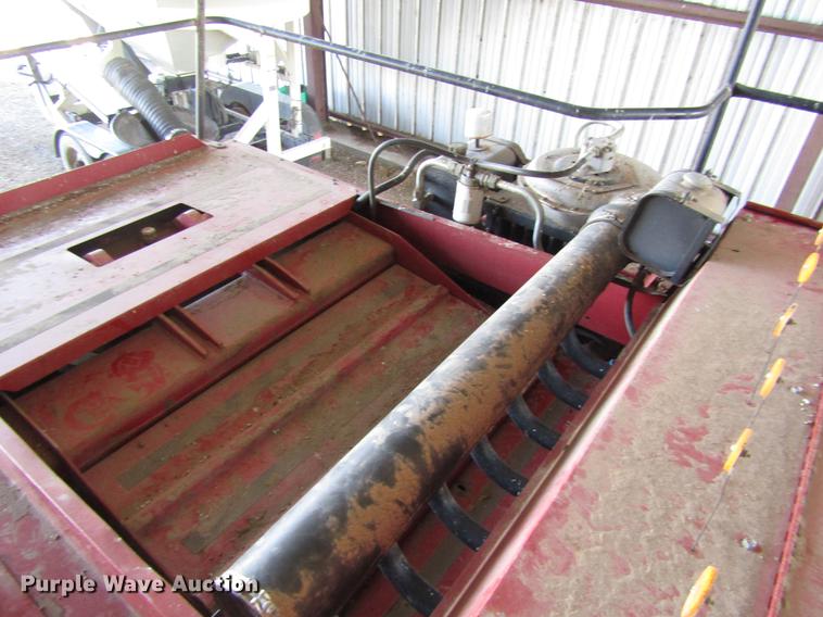 image for item DD8714 2000 Case IH 8585 large square baler