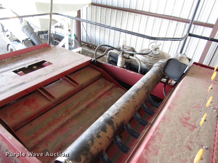 image for item DD8714 2000 Case IH 8585 large square baler