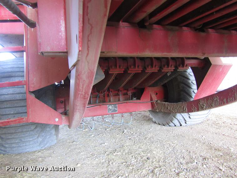 image for item DD8714 2000 Case IH 8585 large square baler