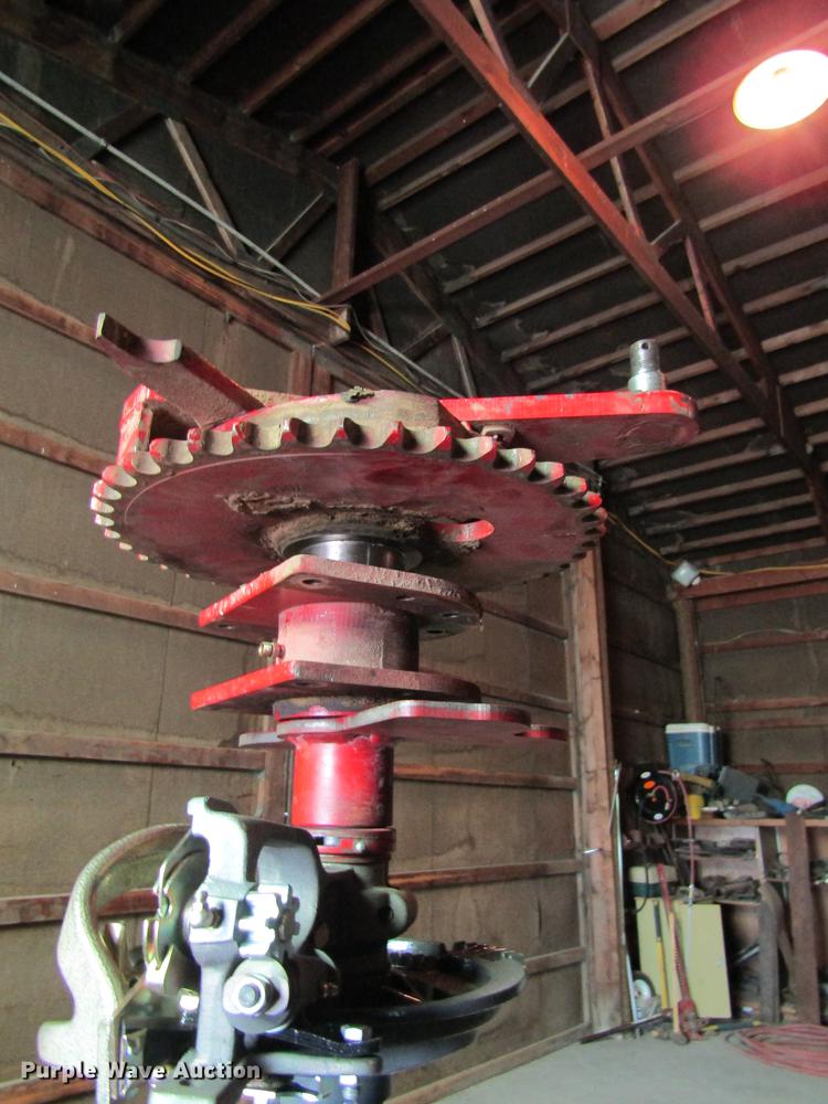 image for item DD8714 2000 Case IH 8585 large square baler