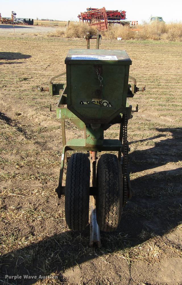 Eckroat gopher getter in Ellinwood, KS Item DD8715 sold Purple Wave