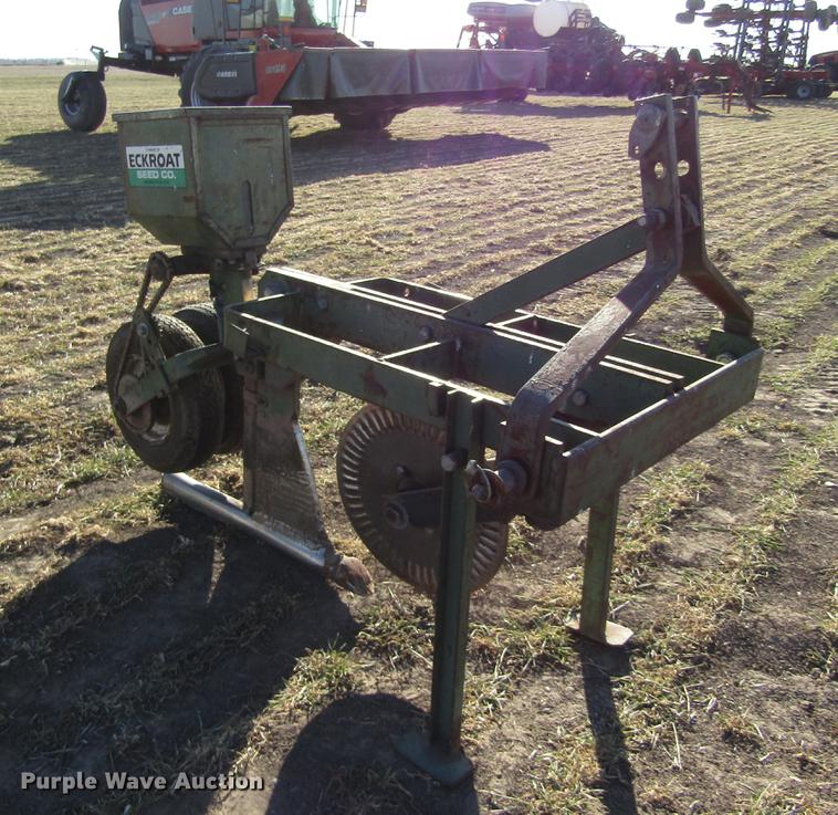 image for item DD8715 Eckroat gopher getter