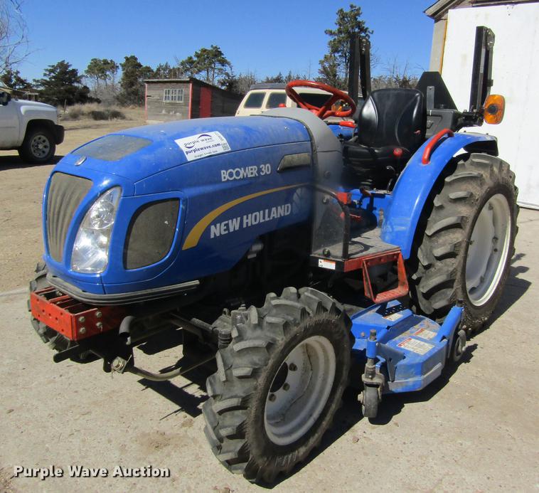 image for item DD8721 2012 New Holland Boomer 30 HFWD tractor