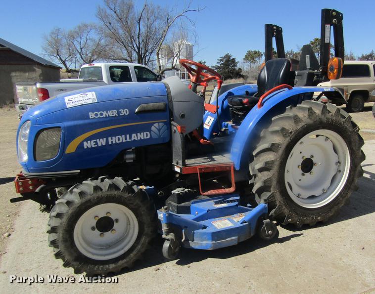 image for item DD8721 2012 New Holland Boomer 30 HFWD tractor