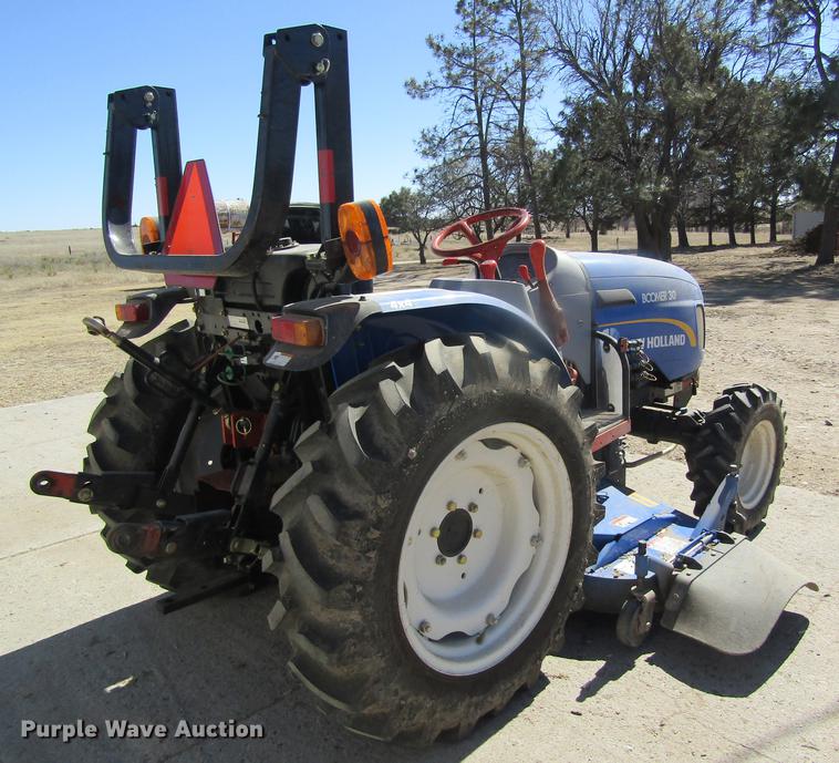image for item DD8721 2012 New Holland Boomer 30 HFWD tractor