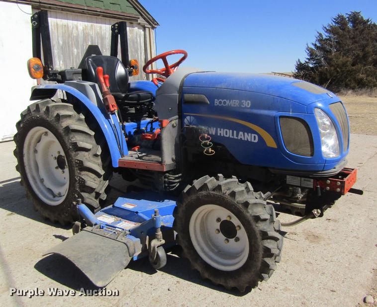 image for item DD8721 2012 New Holland Boomer 30 HFWD tractor