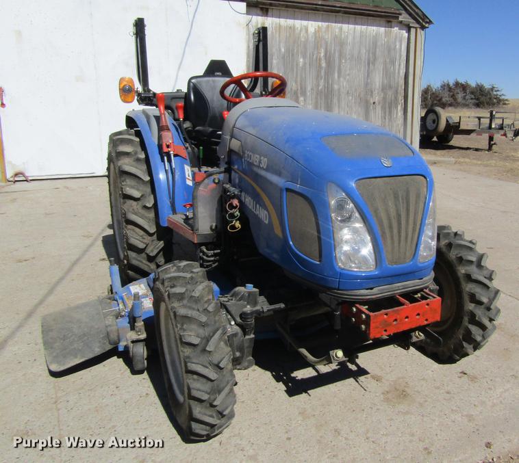 image for item DD8721 2012 New Holland Boomer 30 HFWD tractor