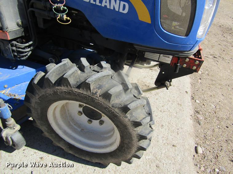 image for item DD8721 2012 New Holland Boomer 30 HFWD tractor