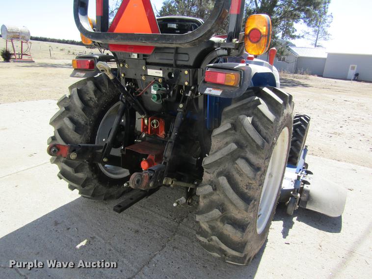 image for item DD8721 2012 New Holland Boomer 30 HFWD tractor