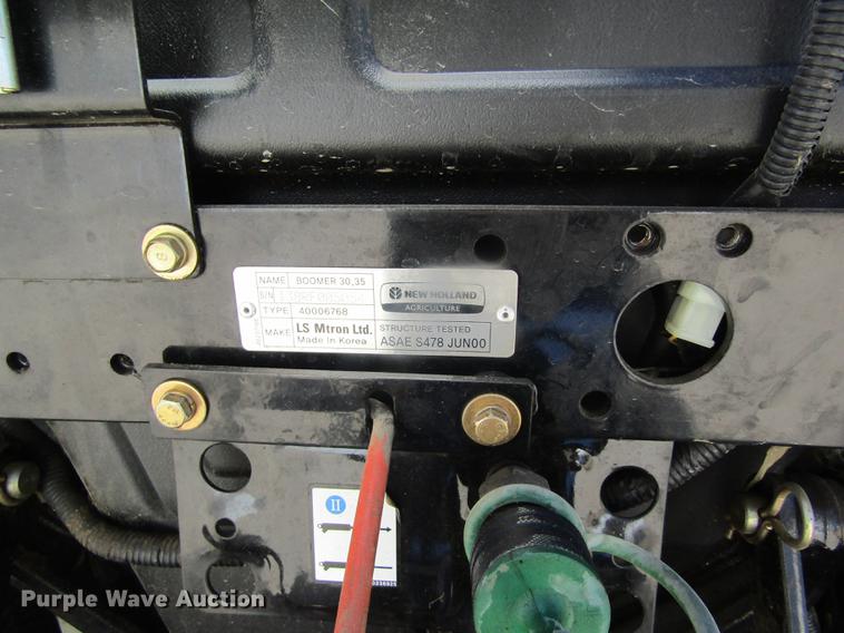 image for item DD8721 2012 New Holland Boomer 30 HFWD tractor