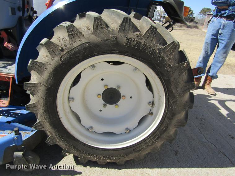 image for item DD8721 2012 New Holland Boomer 30 HFWD tractor