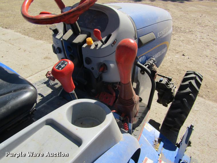 image for item DD8721 2012 New Holland Boomer 30 HFWD tractor