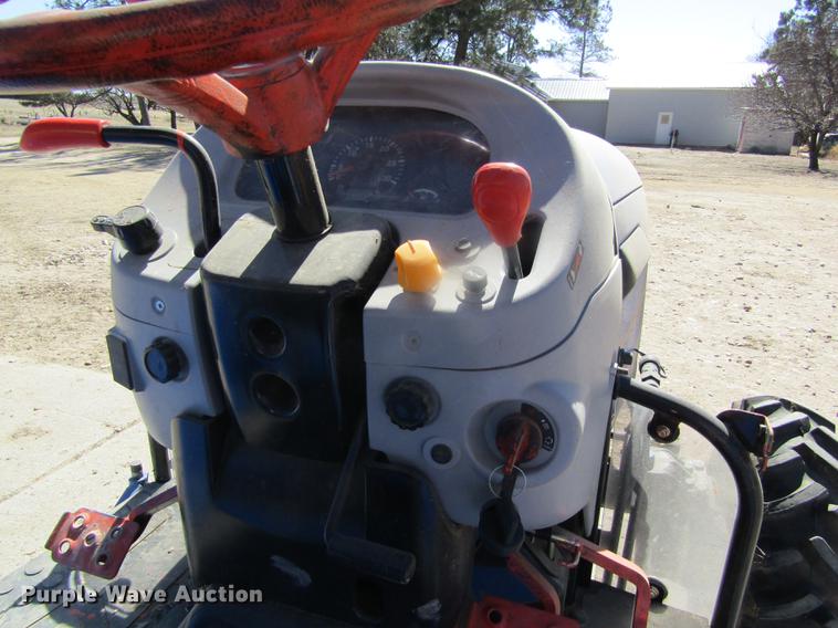 image for item DD8721 2012 New Holland Boomer 30 HFWD tractor