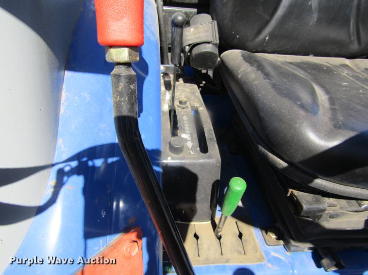 image for item DD8721 2012 New Holland Boomer 30 HFWD tractor