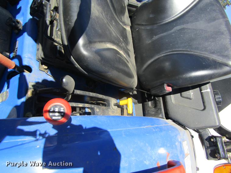 image for item DD8721 2012 New Holland Boomer 30 HFWD tractor