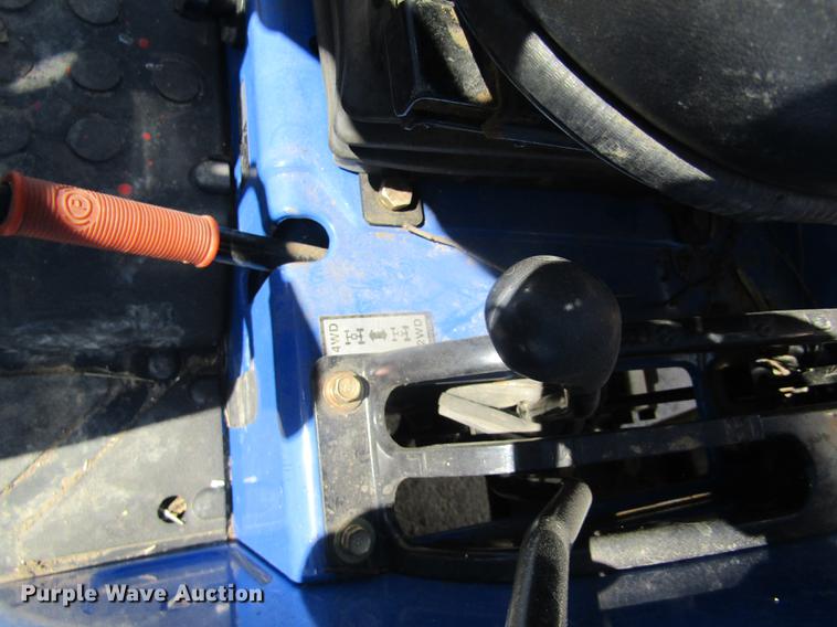 image for item DD8721 2012 New Holland Boomer 30 HFWD tractor