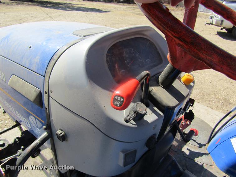 image for item DD8721 2012 New Holland Boomer 30 HFWD tractor