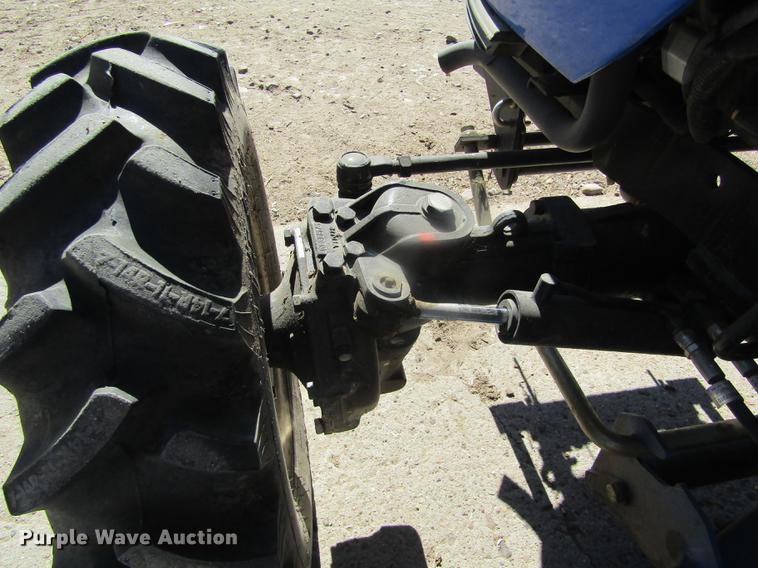 image for item DD8721 2012 New Holland Boomer 30 HFWD tractor