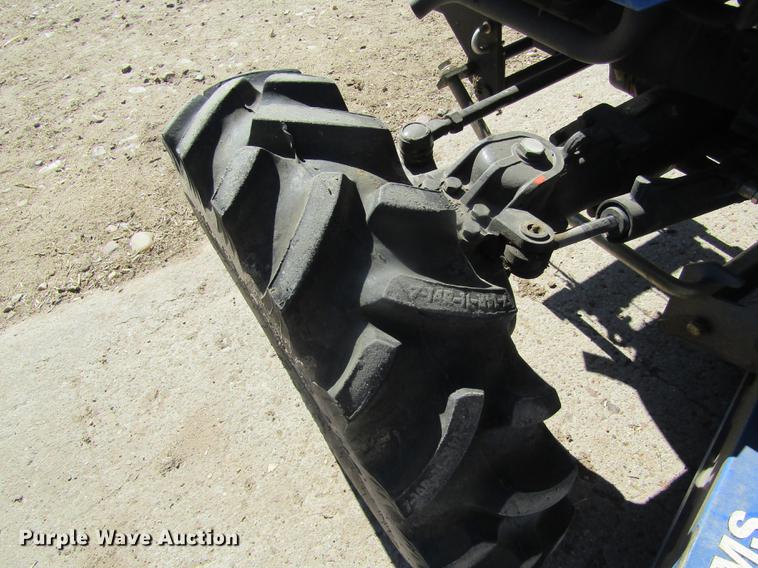 image for item DD8721 2012 New Holland Boomer 30 HFWD tractor