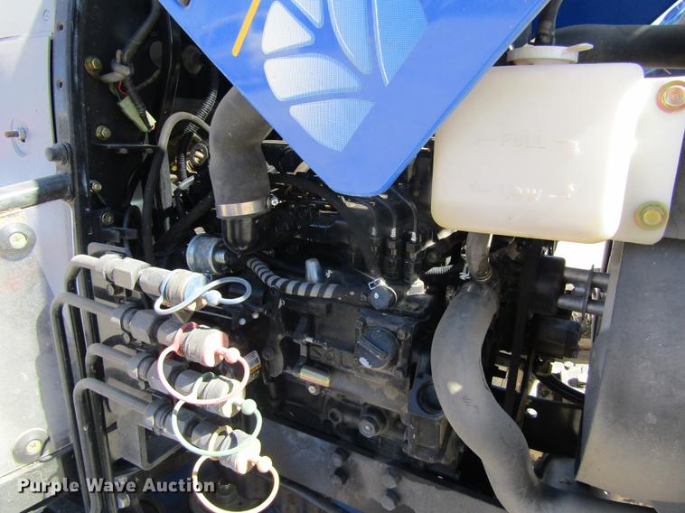 image for item DD8721 2012 New Holland Boomer 30 HFWD tractor