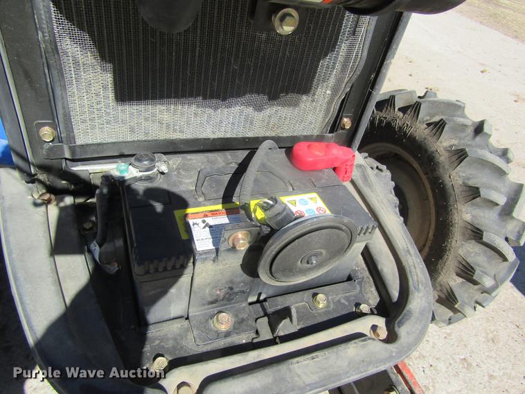 image for item DD8721 2012 New Holland Boomer 30 HFWD tractor