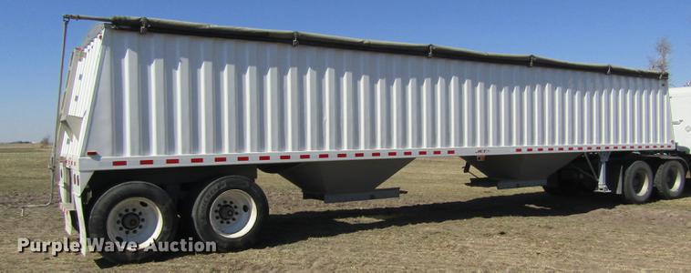 image for item DD8724 2009 Jet double hopper bottom grain trailer