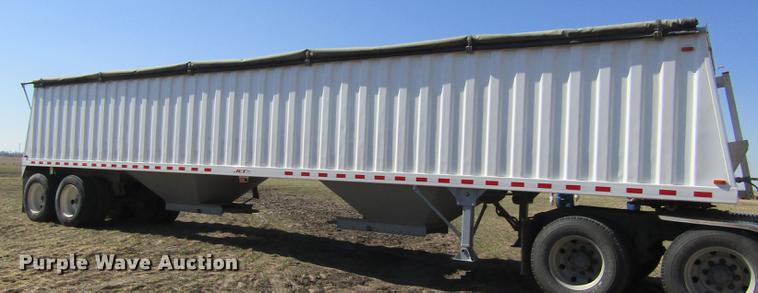 image for item DD8724 2009 Jet double hopper bottom grain trailer