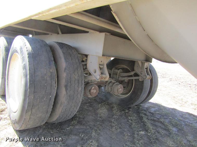 image for item DD8724 2009 Jet double hopper bottom grain trailer