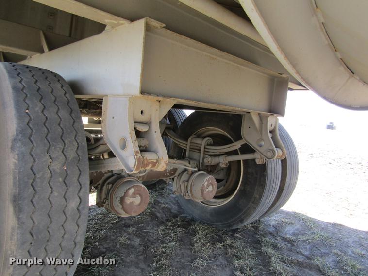 image for item DD8724 2009 Jet double hopper bottom grain trailer